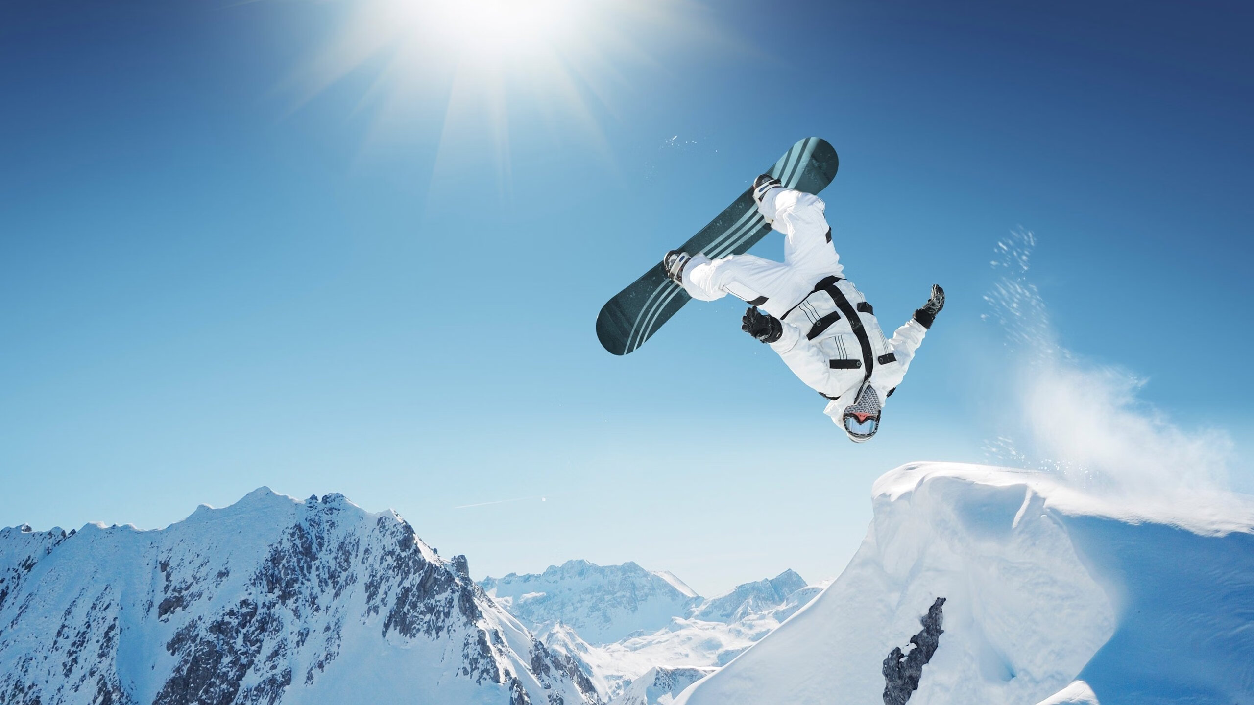 中学生罚球心理赛 全场安静只听到球与篮筐的碰撞